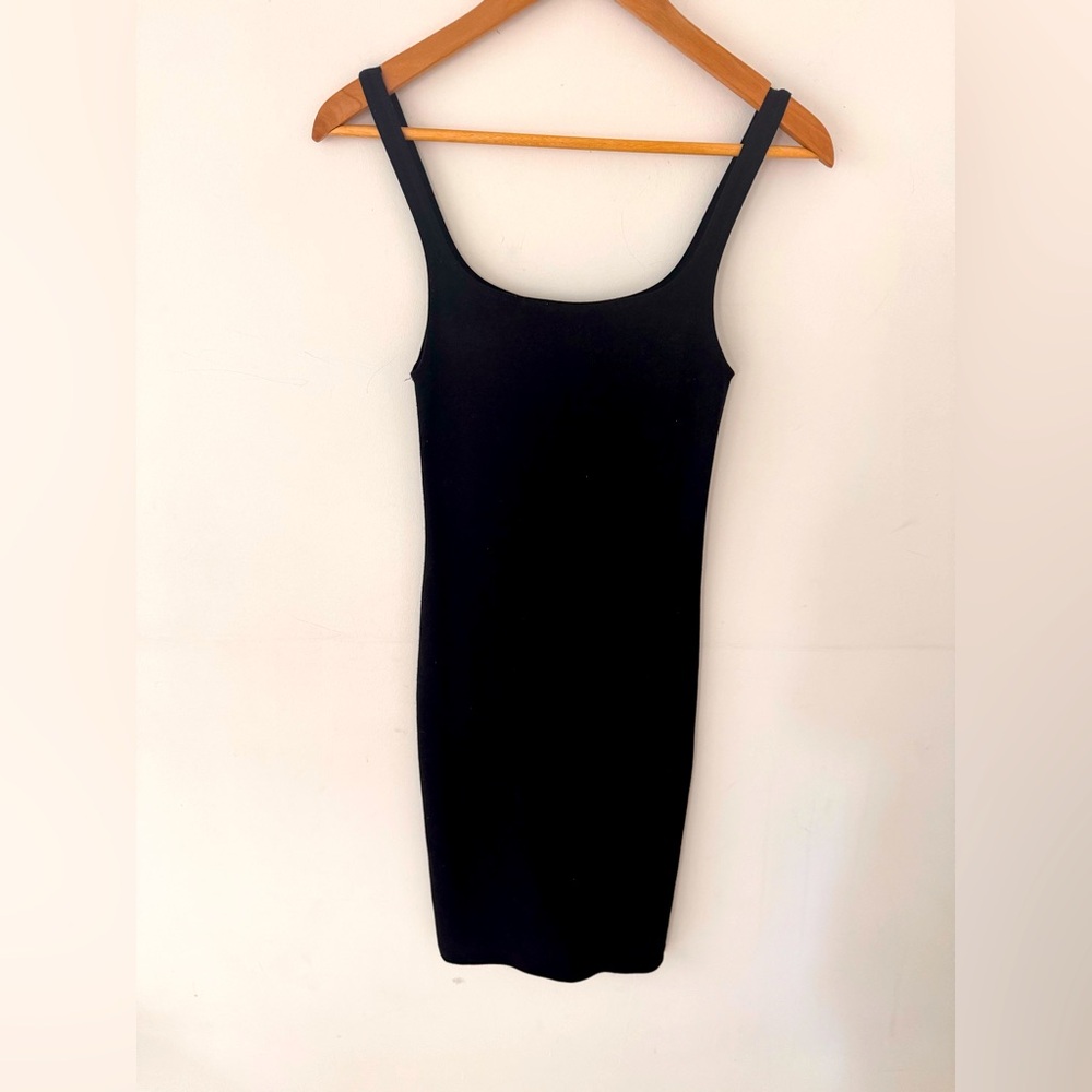 Black Sleeveless Bodycon Dress